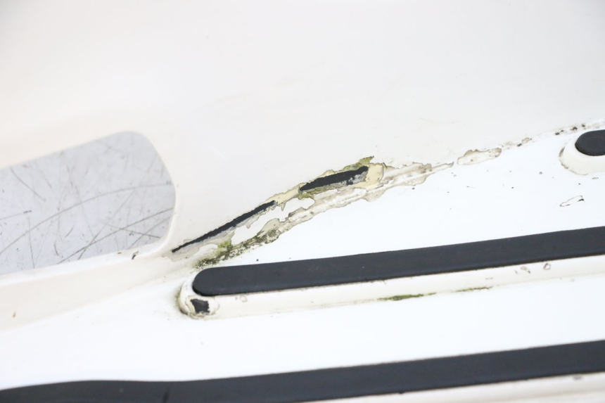 photo de MARCHE PIED PIAGGIO VESPA GTS SUPER IE 125 (2009 - 2016) - Zoom composants