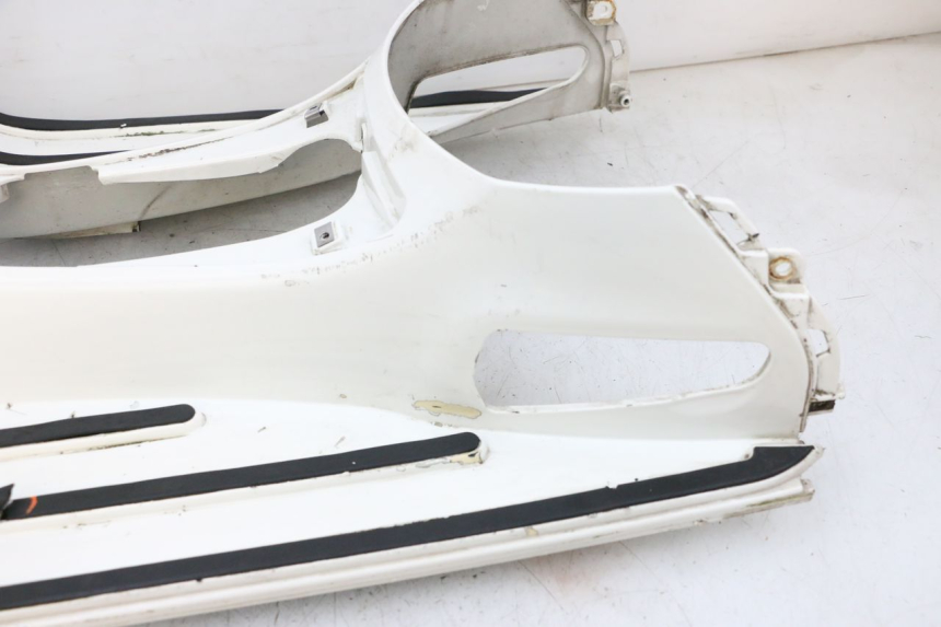 photo de MARCHE PIED PIAGGIO VESPA GTS SUPER IE 125 (2009 - 2016) - Zoom qualité