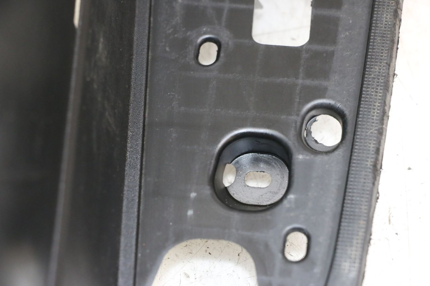 photo de MARCHE PIED YAMAHA XMAX X-MAX 125 (2006 - 2009) - Détail de la pièce