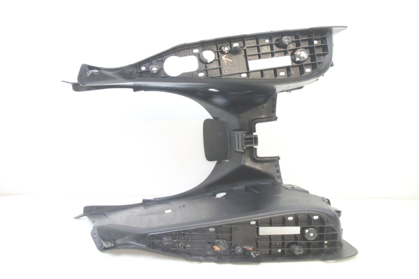 photo de MARCHE PIED YAMAHA X-MAX XMAX 125 (2010 - 2013) - Gros plan technique