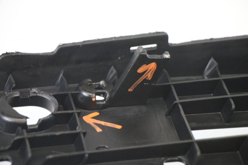 photo de MARCHE PIED YAMAHA X-MAX XMAX 125 (2010 - 2013) - État de surface