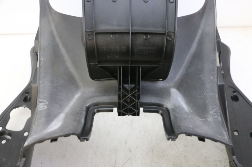 photo de MARCHE PIED YAMAHA X-MAX XMAX 125 (2010 - 2013) - Détail de la pièce