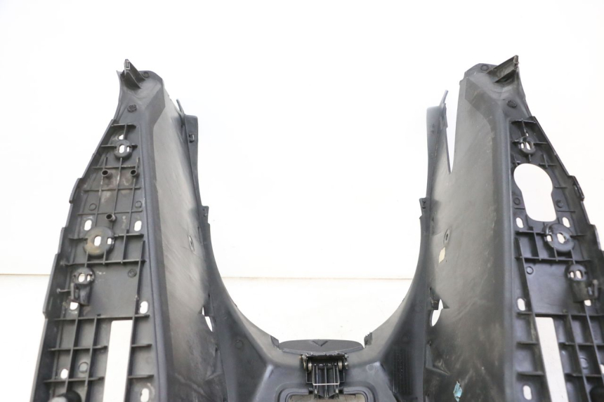 photo de MARCHE PIED YAMAHA X-MAX XMAX 125 (2010 - 2013) - Autre angle de vue