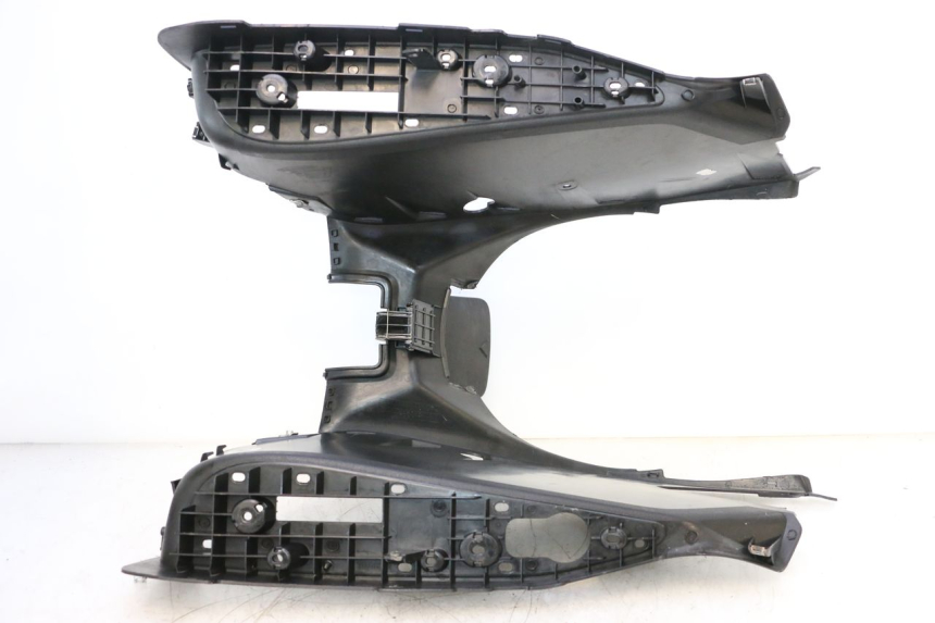 photo de MARCHE PIED YAMAHA X-MAX XMAX 125 (2010 - 2013) - Points de fixation