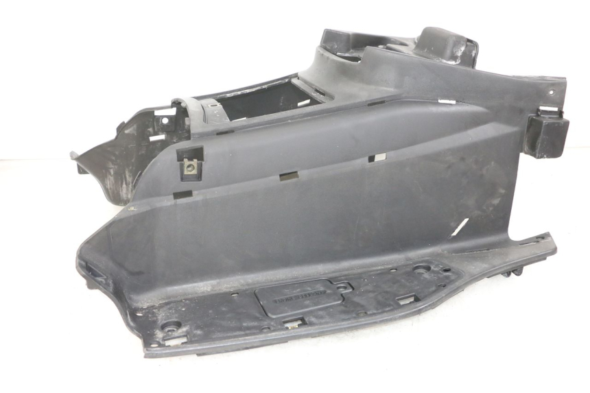 photo de Footrest KYMCO XCITING 250 (2006 - 2009) - Gros plan technique