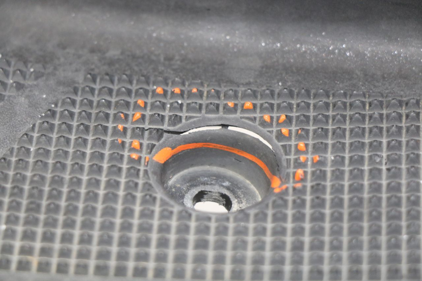 photo de MARCHE PIED YAMAHA YP MAJESTY 125 (1998 - 2001) - Détails caractéristiques