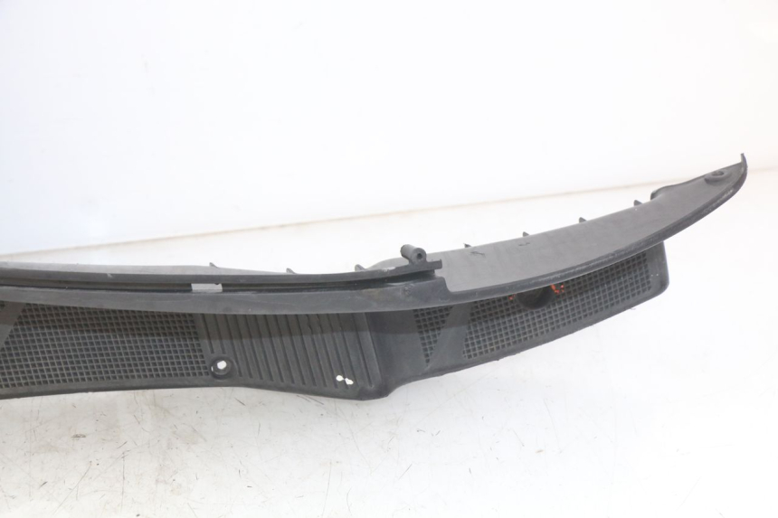 photo de MARCHE PIED YAMAHA YP MAJESTY 125 (1998 - 2001) - Zoom composants