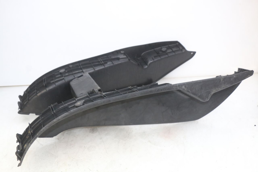 photo de MARCHE PIED YAMAHA YP MAJESTY 125 (1998 - 2001) - Zoom état d’usage