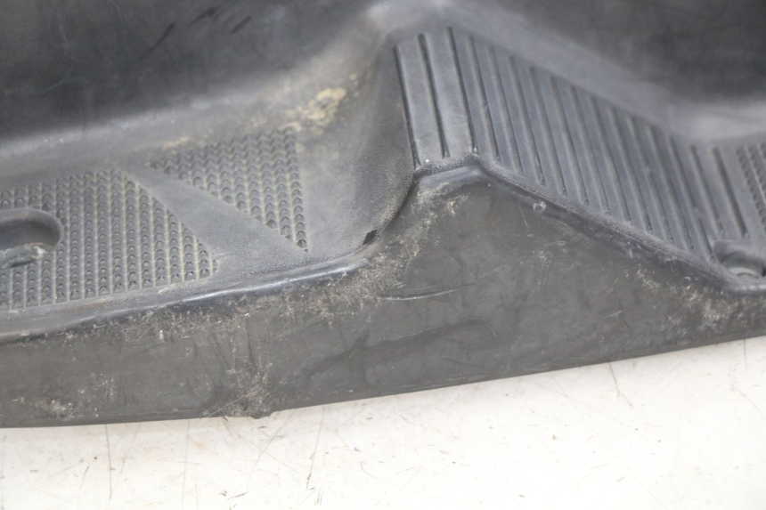 photo de MARCHE PIED YAMAHA YP MAJESTY 125 (1998 - 2001) - Points de fixation