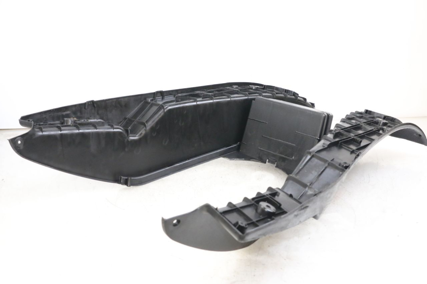 photo de MARCHE PIED YAMAHA YP MAJESTY 125 (2002 - 2006) - Détail de la pièce