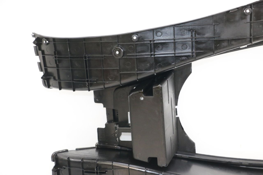 photo de MARCHE PIED YAMAHA YP MAJESTY 125 (2002 - 2006) - Points de fixation