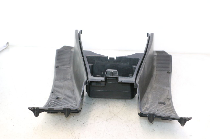 photo de MARCHE PIED YAMAHA YP MAJESTY 125 (2002 - 2006) - Zoom état d’usage