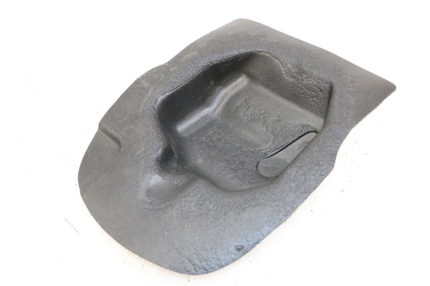 photo de MOQUETTE COFFRE SYM MIO 50 (2011 - 2017) - Zoom état d’usage