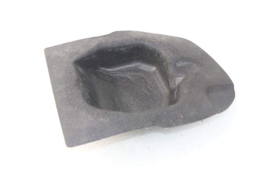 photo de MOQUETTE COFFRE SYM MIO 100 (2006 - 2017) - Détail de la pièce