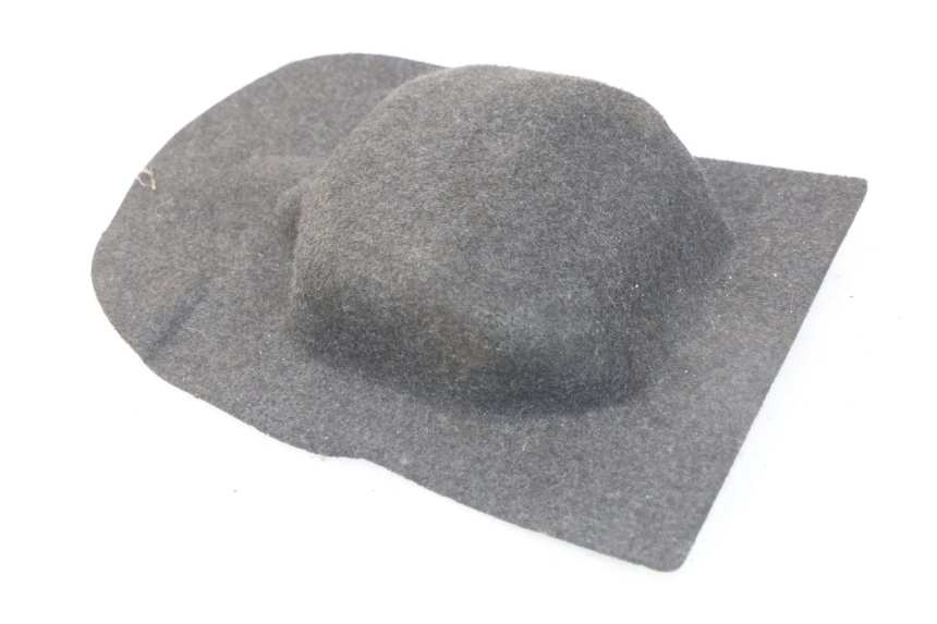 photo de MOQUETTE COFFRE SYM MIO 100 (2006 - 2017) - Zoom état d’usage