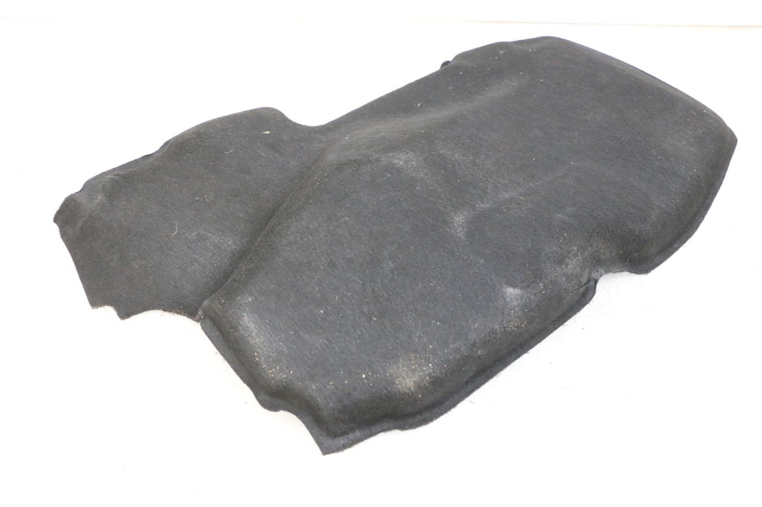 photo de MOQUETTE COFFRE PIAGGIO MP3 HPE 350 (2018 - 2020) - Gros plan technique