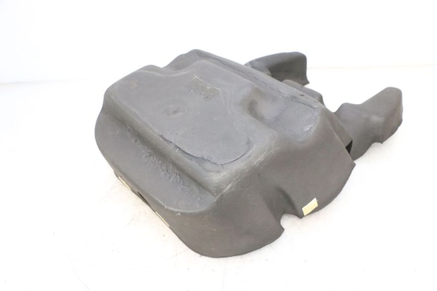photo de MOQUETTE COFFRE PEUGEOT SATELIS COMPRESSOR K15 125 (2006 - 2009) - Gros plan technique