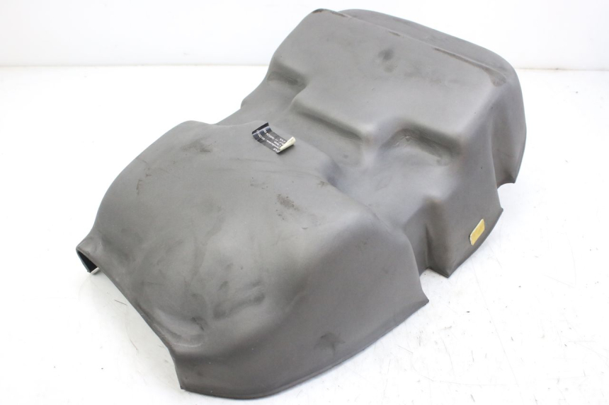 photo de TAPIS DE COFFRE PEUGEOT SATELIS 125 (2010 - 2012) - Zoom état d’usage