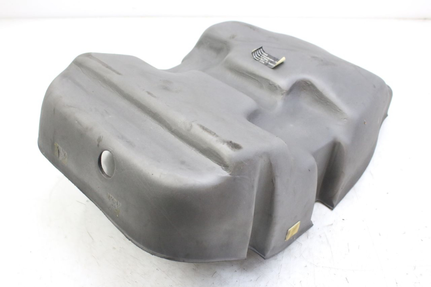 photo de TAPIS DE COFFRE PEUGEOT SATELIS 125 (2010 - 2012) - Gros plan technique