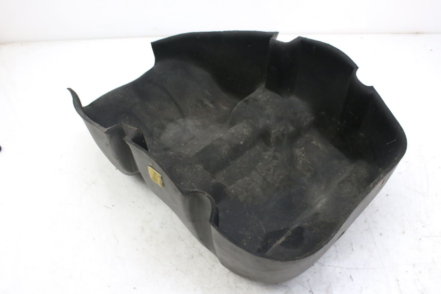 photo de TAPIS DE COFFRE PEUGEOT SATELIS 125 (2010 - 2012) - Vue d’ensemble