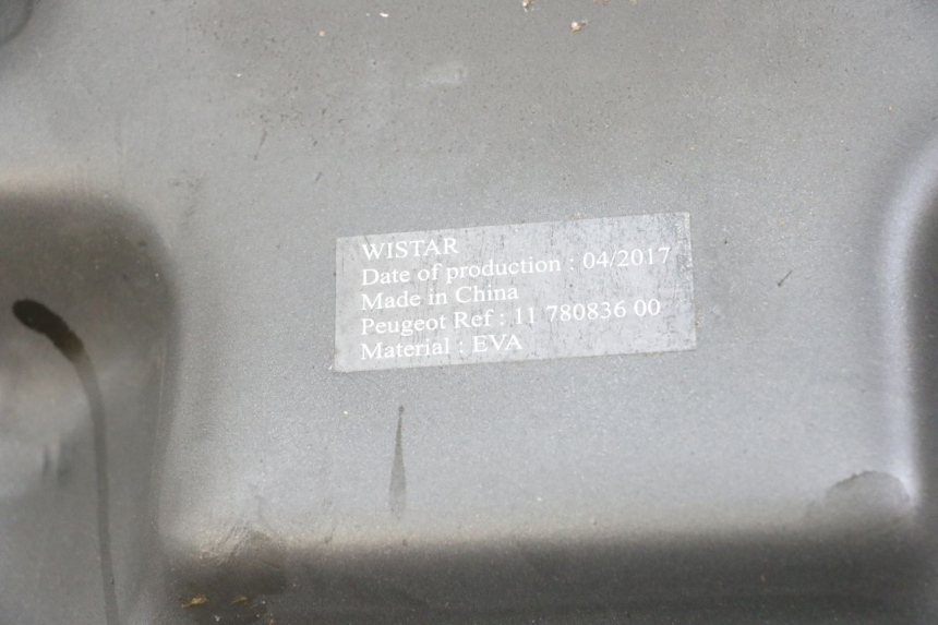 photo de MOQUETTE COFFRE PEUGEOT SATELIS 125 (2013 - 2018) - Autre angle de vue