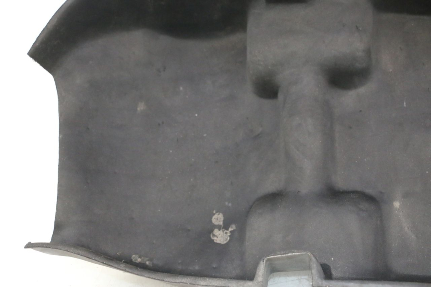 photo de MOQUETTE COFFRE PEUGEOT SATELIS 125 (2006 - 2009) - État de surface