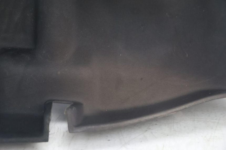 photo de MOQUETTE COFFRE PEUGEOT SATELIS 125 (2013 - 2018) - Autre angle de vue