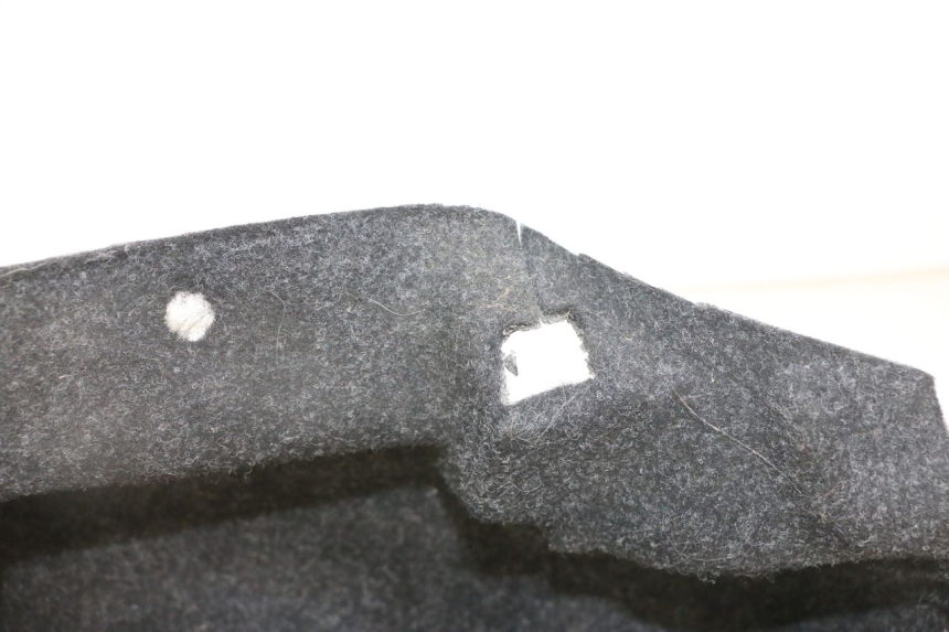 photo de MOQUETTE COFFRE PIAGGIO SUPER LX 125 (2000 - 2003) - Détail de la pièce