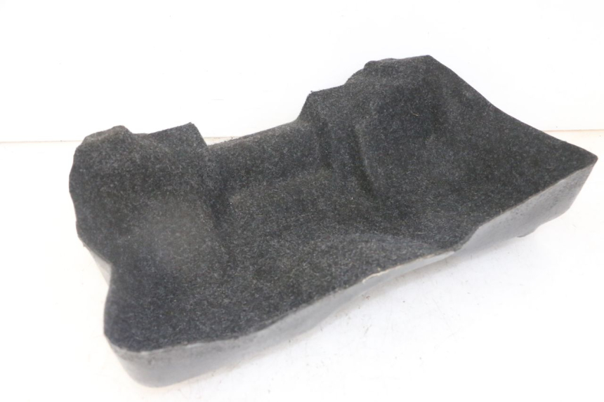 photo de MOQUETTE COFFRE PIAGGIO SUPER LX 125 (2000 - 2003) - Points de fixation