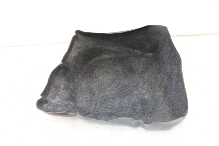 photo de MOQUETTE COFFRE PIAGGIO X9 AMALFI 180 (2000 - 2003) - Zoom état d’usage