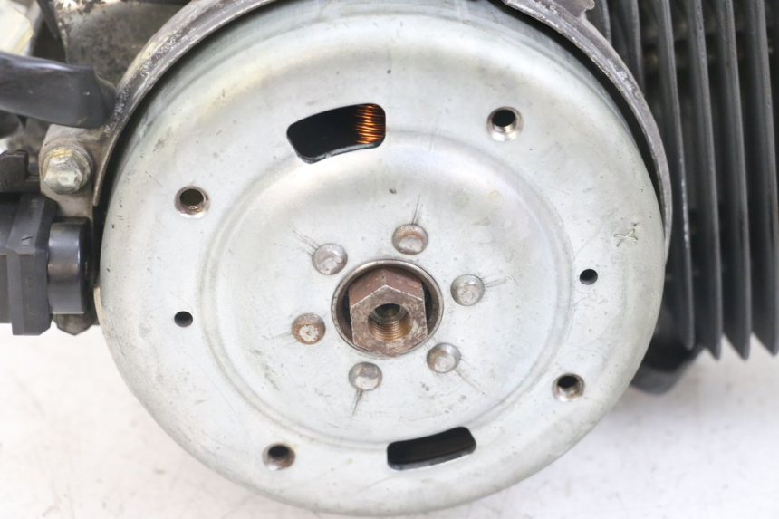 photo de MOTEUR PEUGEOT 103 VOGUE VS2 50 (2004 - 2017) - Points de fixation