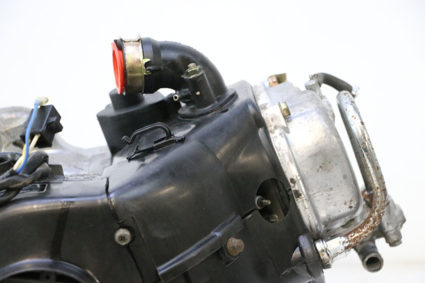 photo de MOTEUR KYMCO AGILITY 4T 10" 50 (2005 - 2018) - Vue rapprochée