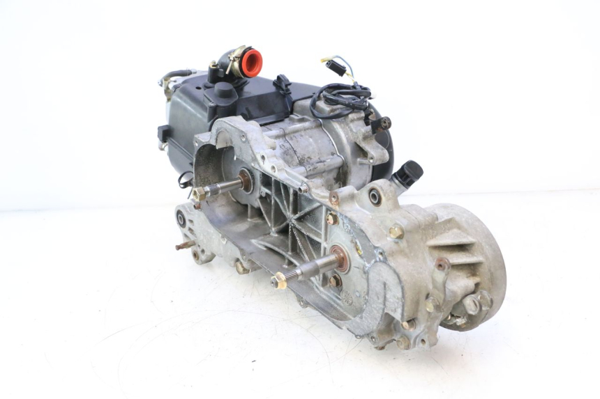 photo de MOTEUR KYMCO AGILITY 4T 10" 50 (2005 - 2018) - Angle alternatif