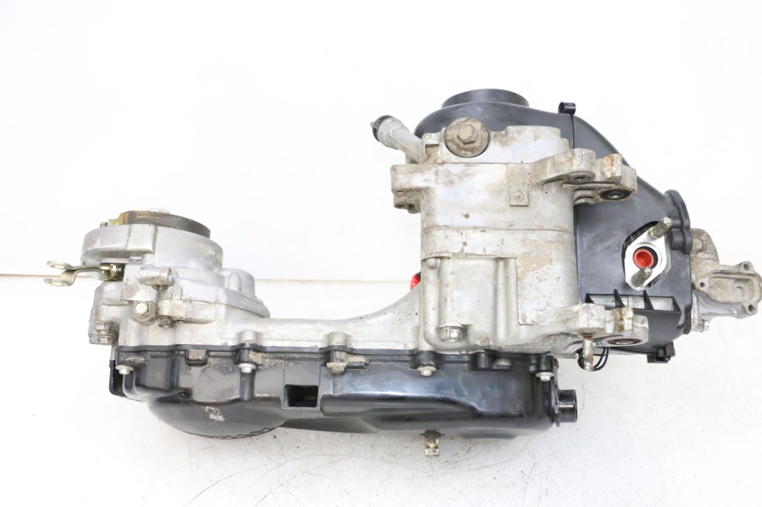 photo de MOTEUR KYMCO AGILITY 4T 50 (2018 - 2022) - Autre angle de vue