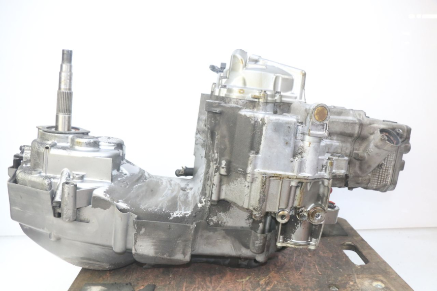 photo de MOTEUR SUZUKI AN BURGMAN 400 (2006 - 2010) - Autre angle de vue