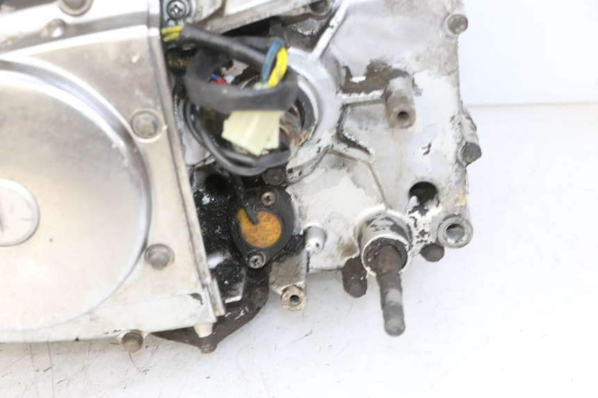 photo de MOTEUR HYOSUNG GV AQUILA 125 (2000 - 2009) - Aperçu profil