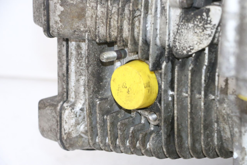 photo de MOTEUR HYOSUNG GV AQUILA 125 (2000 - 2009) - Zoom état d’usage