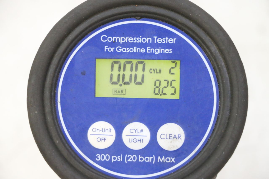 photo de MOTEUR HYOSUNG GV AQUILA 125 (2000 - 2009) - Autre angle de vue