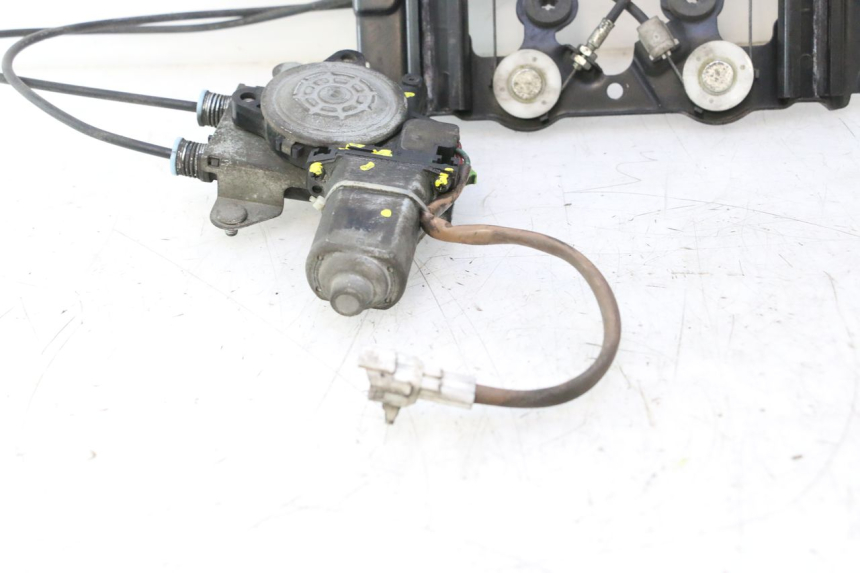 photo de MOTEUR BULLE SUZUKI BURGMAN EXECUTIVE ABS 650 (2006 - 2012) - Détails caractéristiques