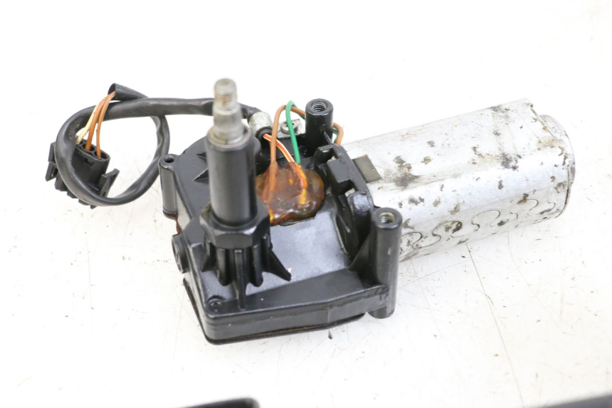 photo de MOTEUR BULLE BMW C1 125 (2000 - 2003) - Points de fixation