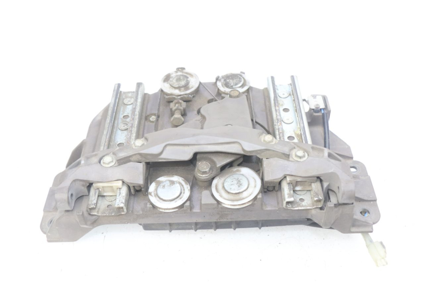 photo de MOTEUR BULLE YAMAHA FJR ABS 1300 (2006 - 2012) - Détail de la pièce