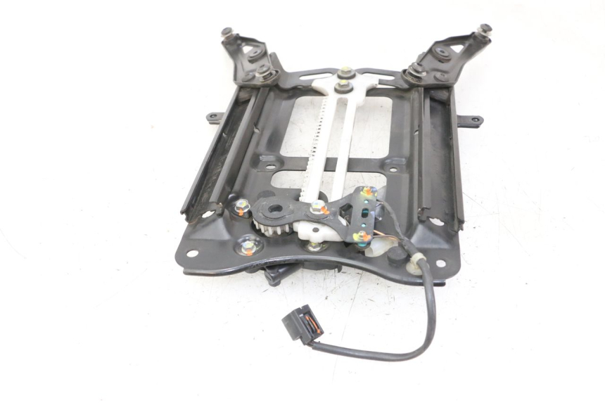 photo de MOTEUR BULLE HONDA FORZA 125 (2021 - 2025) - Marquages et références