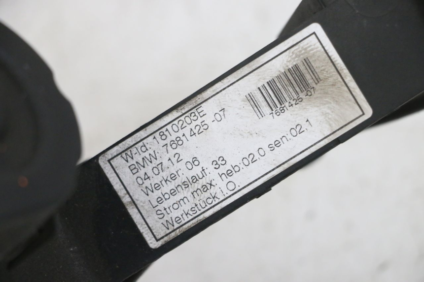 photo de MOTEUR BULLE BMW R RT ABS 1200 (2010 - 2014) - Gros plan technique