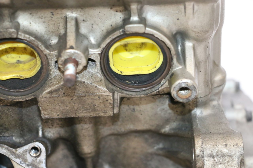 photo de MOTEUR HONDA CB F HORNET 600 (2005 - 2006) - État de surface