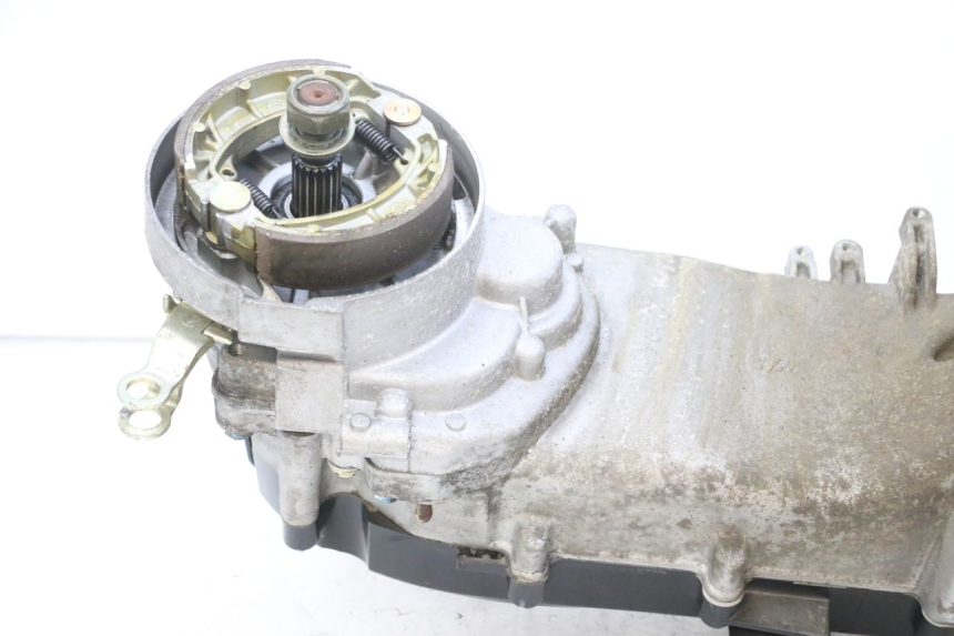 photo de MOTEUR SYM CROX 4T 50 (2016 - 2023) - Gros plan technique