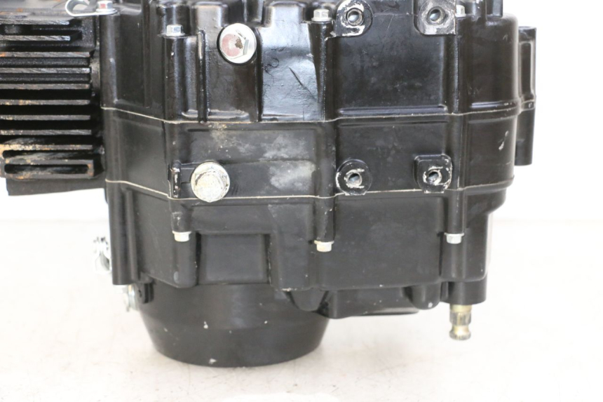 photo de MOTEUR CCR DIRT BIKE 125 - Gros plan technique