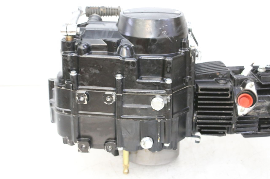 photo de MOTEUR LONCIN DIRT BIKE 125 - Vue d’ensemble