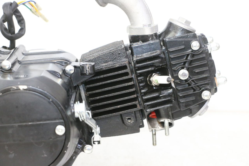 photo de MOTEUR LONCIN DIRT BIKE 125 - Marquages et références
