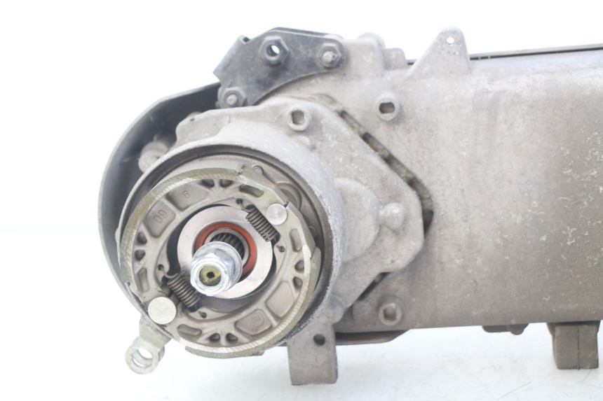 photo de MOTEUR PEUGEOT E-VIVACITY 1 (2012 - 2018) - État de surface