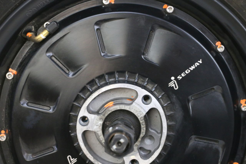 photo de MOTEUR SEGWAY NINEBOT E125S 1 (2022 - 2026) - État de surface